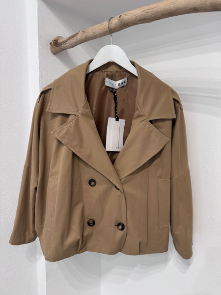 Trench corto