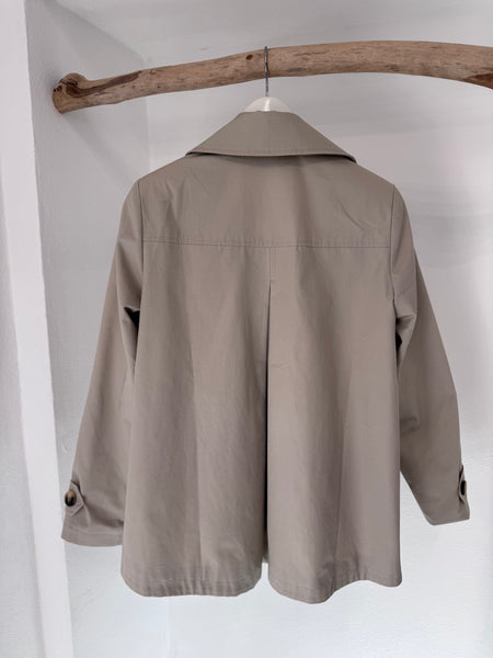 Trench corto